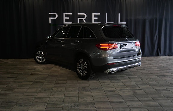 Mercedes-Benz GLC220 d 3 of 23