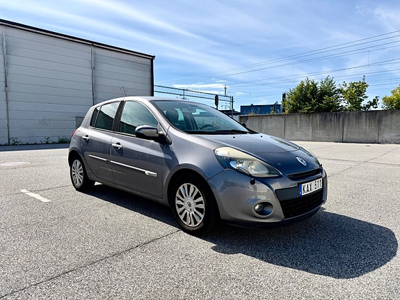 Renault Clio 2 of 8