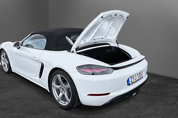 Porsche 718 Boxster 21 of 22