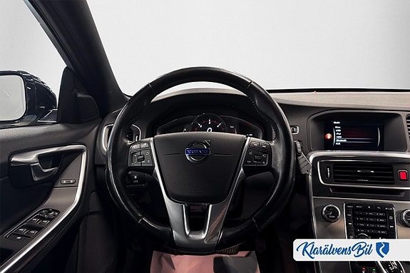 Volvo V60 Cross Country 10 of 16