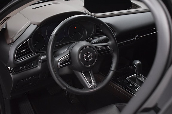 Mazda CX-30 13 of 24