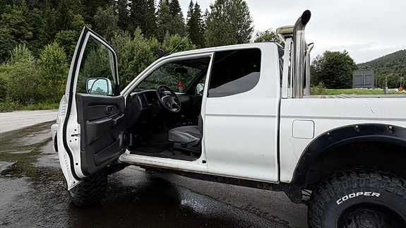Mitsubishi L200 Club Cab 11 of 23