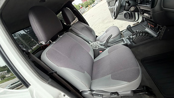 Mitsubishi L200 Club Cab 17 of 23