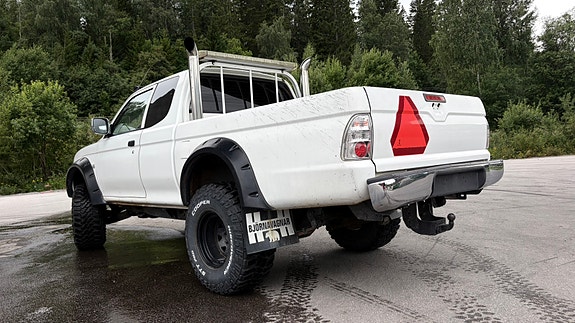 Mitsubishi L200 Club Cab 5 of 23