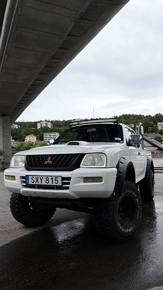 Mitsubishi L200 Club Cab 4 of 23