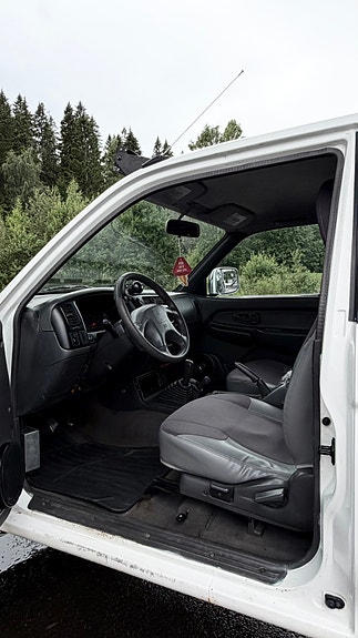 Mitsubishi L200 Club Cab 12 of 23