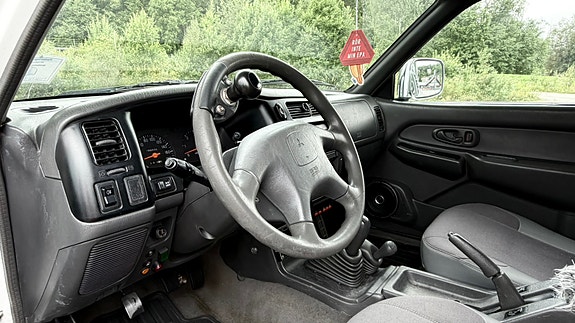 Mitsubishi L200 Club Cab 13 of 23