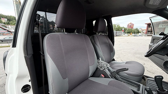 Mitsubishi L200 Club Cab 16 of 23