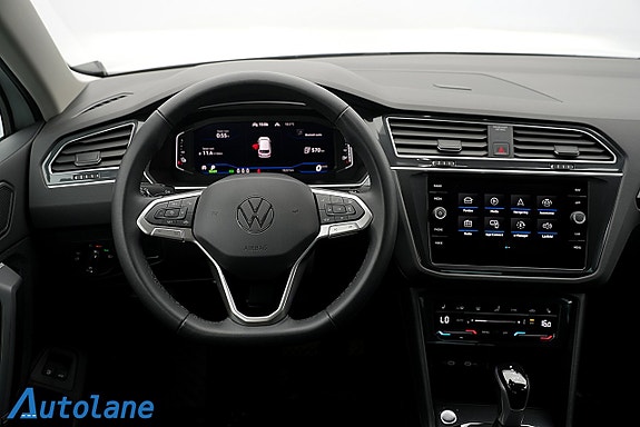 Volkswagen Tiguan 18 of 30