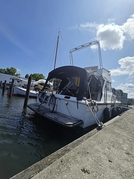 Chris Craft Commander 38 4 of 4