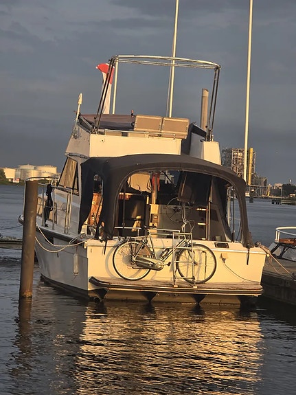 Chris Craft Commander 38 3 of 4