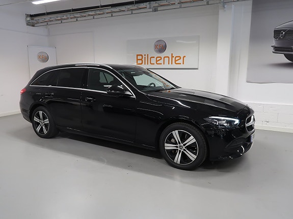 Mercedes-Benz C300 4 of 30
