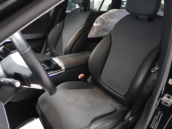 Mercedes-Benz C300 17 of 30