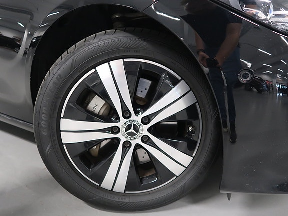 Mercedes-Benz C300 12 of 30