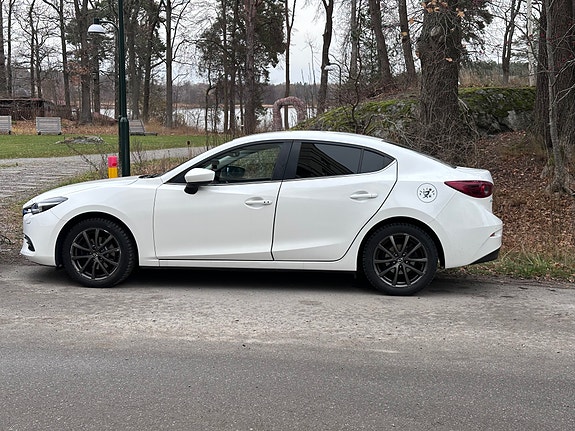 Mazda 3 4 of 4