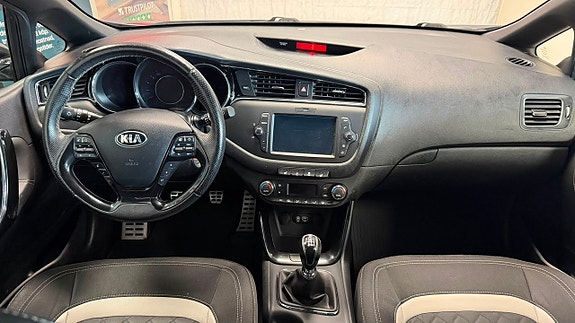 Kia Ceed 8 of 17