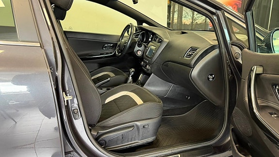 Kia Ceed 14 of 17