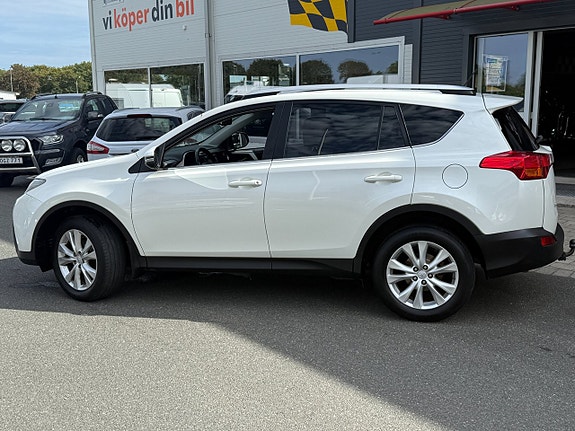 Toyota RAV4 6 of 15