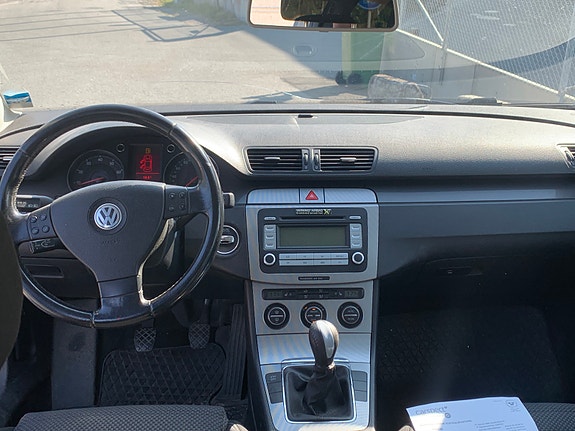 Volkswagen Passat 7 of 9