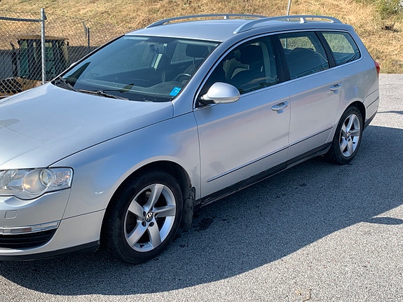 Volkswagen Passat 3 of 9