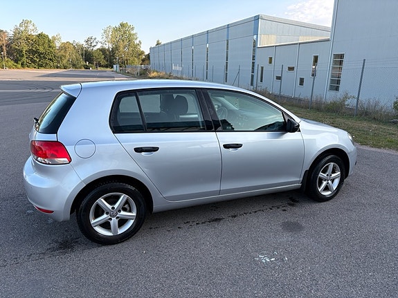 Volkswagen Golf VI 2 of 3
