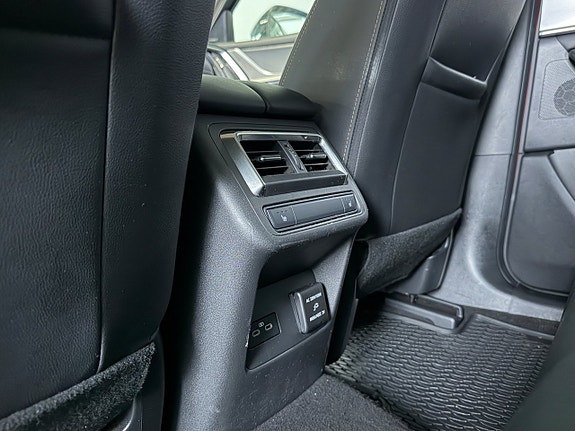 Mazda CX-60 11 of 18
