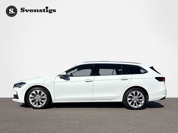 Skoda Superb 2 of 14