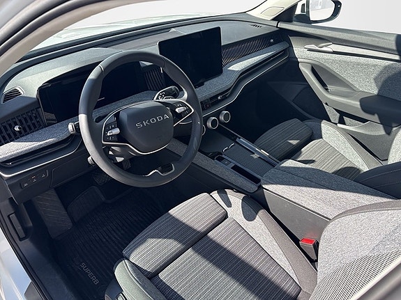Skoda Superb 8 of 14