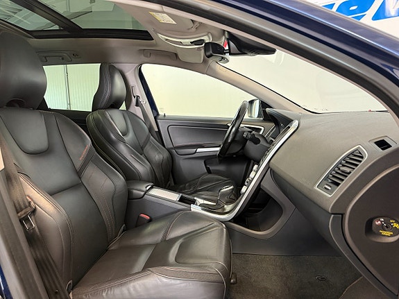 Volvo XC60 14 of 16