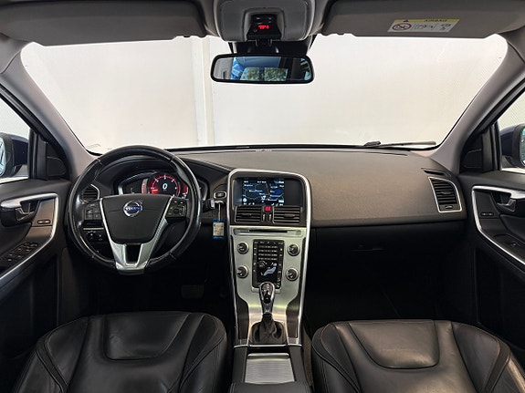 Volvo XC60 7 of 16