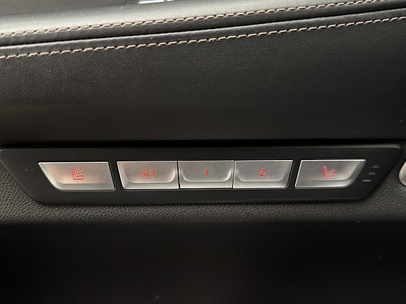 BMW 750iL 17 of 30