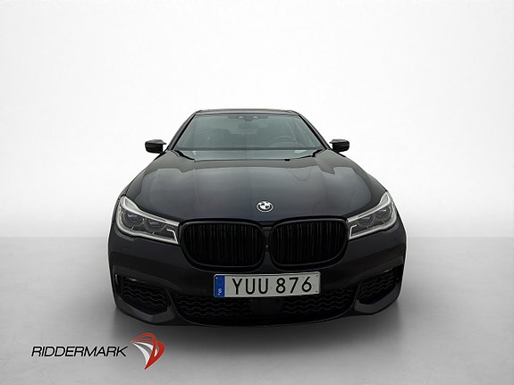 BMW 750iL 2 of 30