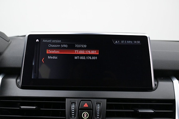 BMW 225xe 23 of 27