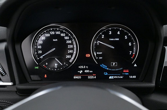 BMW 225xe 10 of 27