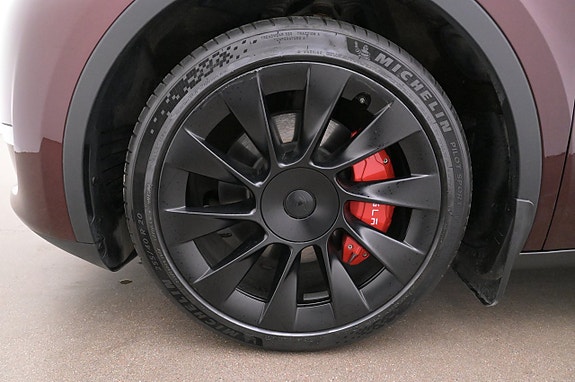 Tesla Model Y 27 of 27