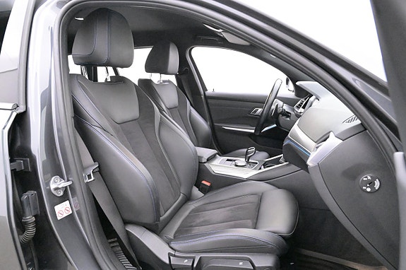 BMW 330e 13 of 27