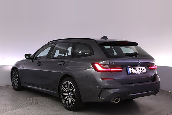 BMW 330e 4 of 27