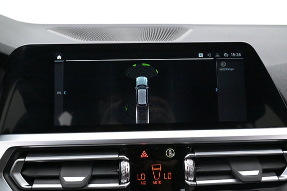 BMW 330e 15 of 27