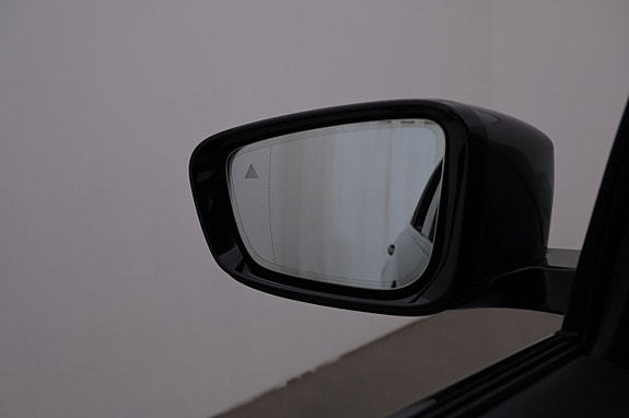 BMW 330e 24 of 27