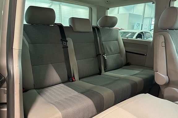 Volkswagen Multivan 19 of 22