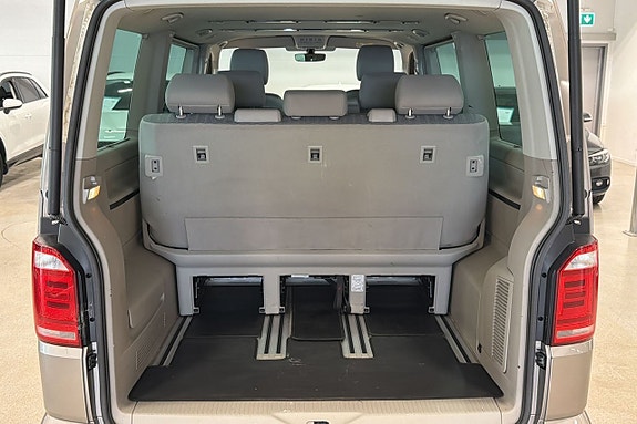 Volkswagen Multivan 20 of 22