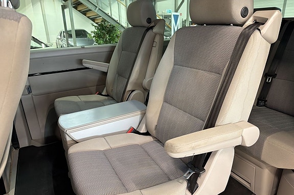 Volkswagen Multivan 21 of 22