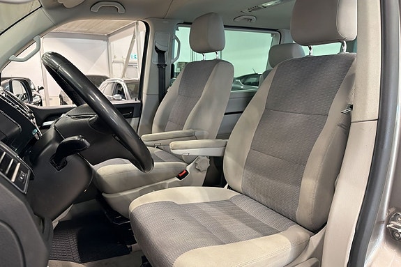 Volkswagen Multivan 16 of 22