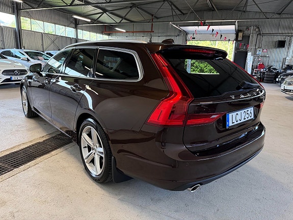 Volvo V90 3 of 20