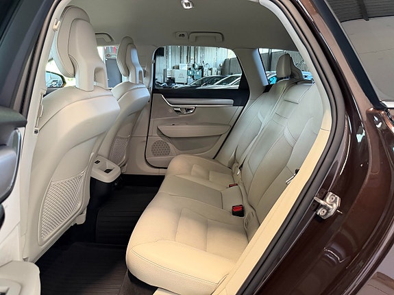 Volvo V90 10 of 20