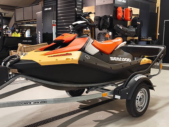 Sea-Doo Spark 2up iBR 90hk Inkl. Click&Go Trailer & Kapell 2 of 6