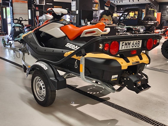 Sea-Doo Spark 2up iBR 90hk Inkl. Click&Go Trailer & Kapell 3 of 6