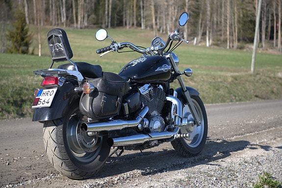 Honda VT1100C2 Shadow 4 of 8