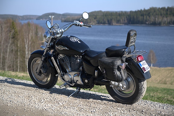 Honda VT1100C2 Shadow 6 of 8