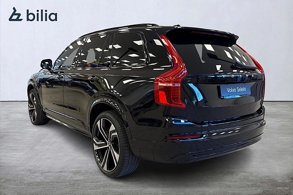 Volvo XC90 2 of 25